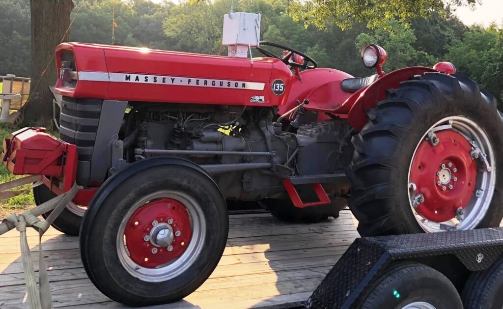 MF 135 Deluxe tractor